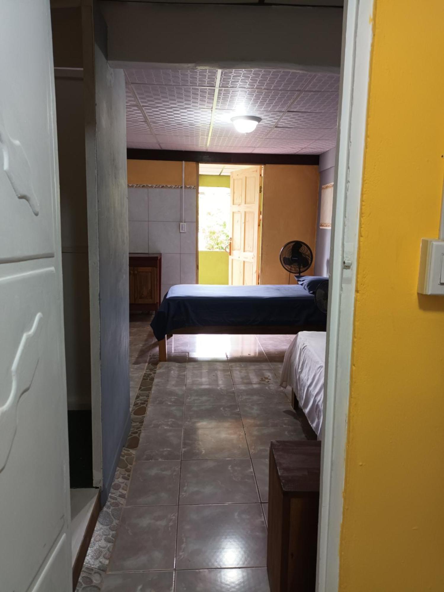 Gia'S Garage & Home For Bocas Travelers Almirante Екстериор снимка